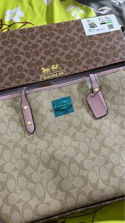 (Kategori: ) berada di . Dikirim oleh curatedbydizz (ID iklan 1383331691, Gambar 1). Deskripsi: .
