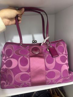 (Kategori: ) berada di . Dikirim oleh thenticbags.lita (ID iklan 1383413601, Gambar 1). Deskripsi: .