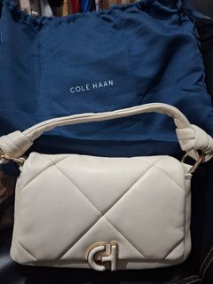 (Category: ) located in . Submitted by cheesecakee09 (Listing ID 1383379363, Image 1). Description: .
