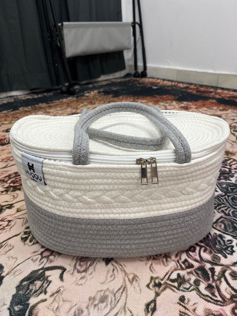 Diapers Hospital Baby Bag (Category: Diaper Bags & Wetbags) located in Kuala Lumpur. Submitted by athiraismail (Listing ID 1383355466, Image 1). Description: Tak guna dah. Nk clear out barang2 baby. Still good.