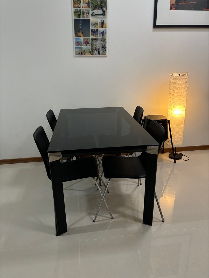 Dining table set (Category: Tables & Sets) located in Singapore. Submitted by budmash (Listing ID 1383420792, Image 3). Description: Self collect at 546693 on 7th August morning..