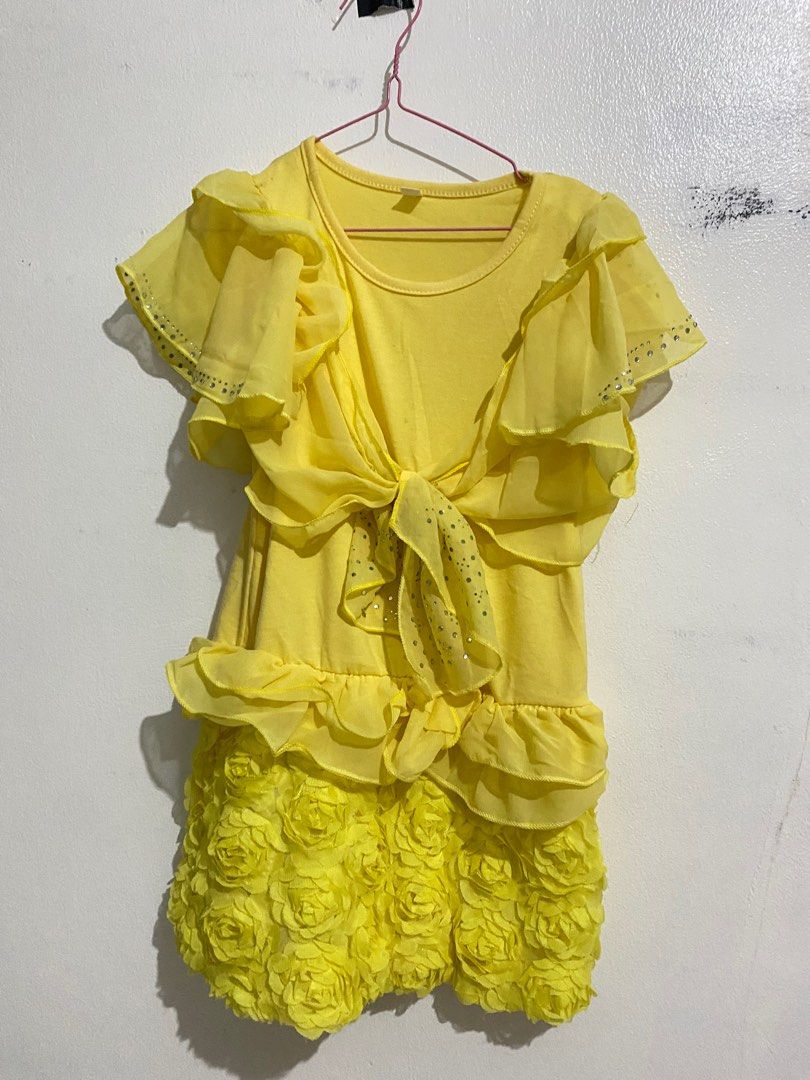 Dress pesta anak (Kategori: 1 hingga 3 tahun) berada di Tangerang. Dikirim oleh camillez.shop (ID iklan 1383402158, Gambar 1). Deskripsi: Baru 1x pakai, size 1-4 thn sesuai gambar masih mulus no minus.