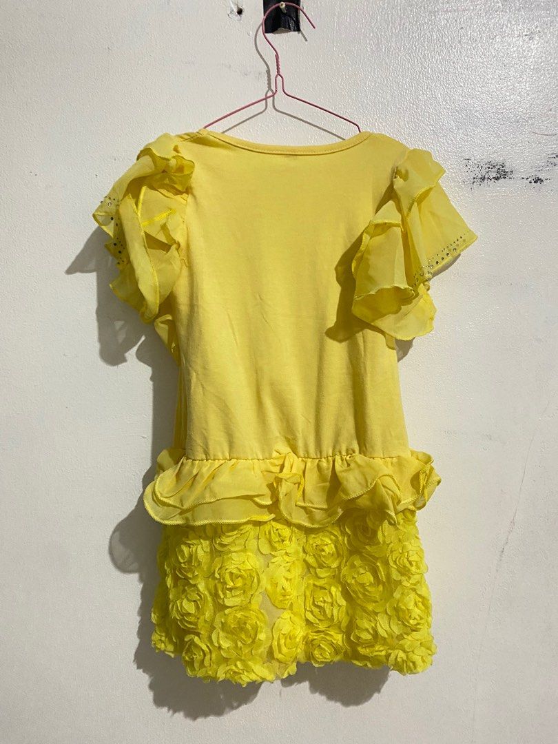 Dress pesta anak (Kategori: 1 hingga 3 tahun) berada di Tangerang. Dikirim oleh camillez.shop (ID iklan 1383402158, Gambar 2). Deskripsi: Baru 1x pakai, size 1-4 thn sesuai gambar masih mulus no minus.