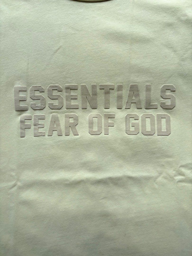 Essentials Fear Of God tee (Category: Tshirts & Polo Shirts ) located in Bacolod City. Submitted by treasurehuntsv2 (Listing ID 1383277604, Image 2). Description: Dimes: 23x29 Excellent condition Color rate 9.5/10 M on tag (oversized can fit large-XL) Issue: Pencil stain at the back (not noticable/visible when worn) Color may vary due to lighting.