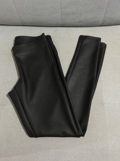 (Category: ) located in . Submitted by decluttering.thrifts (Listing ID 1383454518, Image 1). Description: .