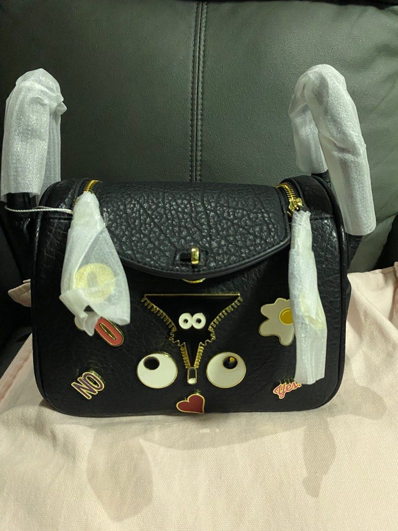 Eye Theme Lindy (Minimalist design) (Category: Luxury Bags & Wallets) located in Mandaluyong City. Submitted by joooliiieee (Listing ID 1383387233, Image 1). Description: Guaranteed Eye Theme Original bought in Thailand Comes with 2 straps (1 for shoulder and 1 for sling), dust bag, paper bag Black leather.