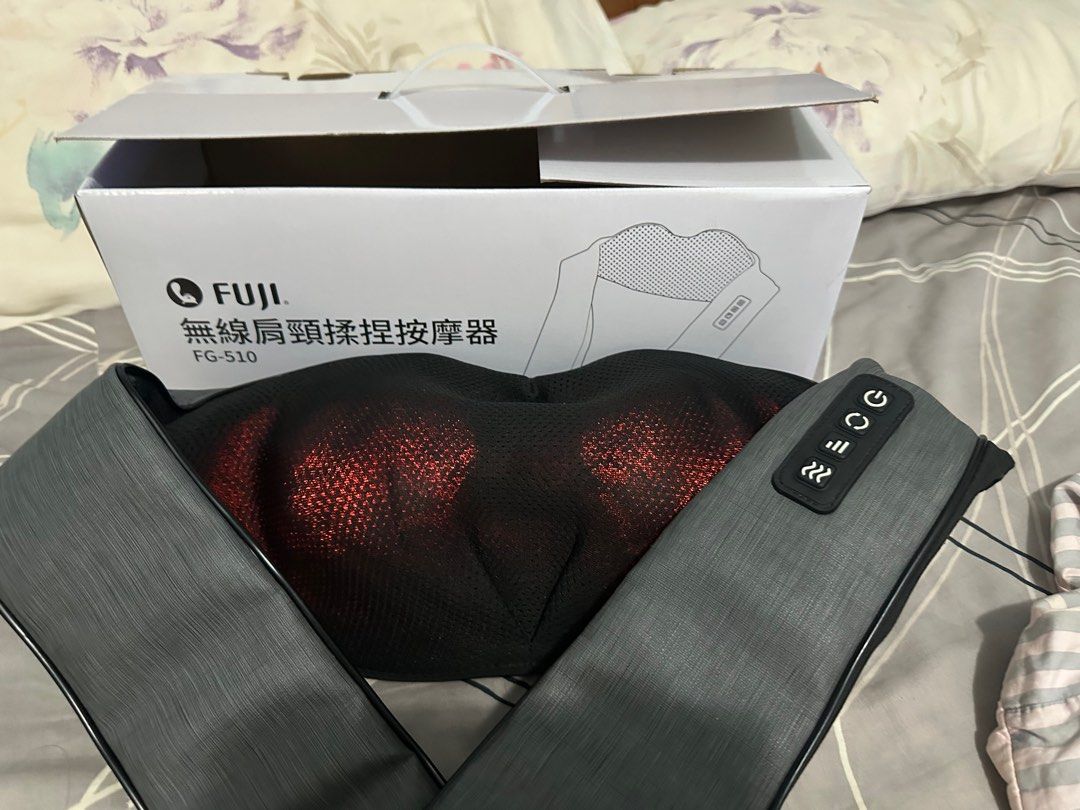 由 twofriends0613 (刊登 ID 1383379913，圖片 1) 提交，位於 台南市 (Tainan) 的 二手Fuji-510肩頸按摩 (類別：按摩紓緩用品)，說明：保固至2025/8/28 有購買證明 奇摩商城購入，少用 深灰。
