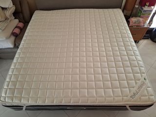 (Category: ) located in . Submitted by wear.cook.sell (Listing ID 1383351169, Image 1). Description: .