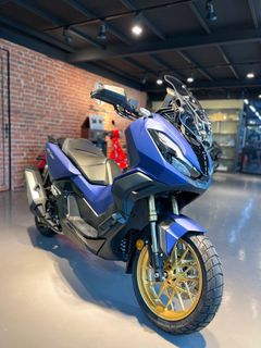 (Category: ) located in . Submitted by Premium.Moto (Listing ID 1383307355, Image 1). Description: .