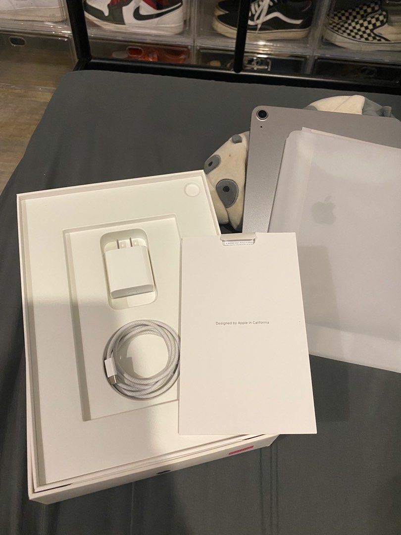 Ipad air m2 11” 128gb (Category: iPad) located in Pateros City. Submitted by joe.adams (Listing ID 1383455351, Image 3). Description: Mint condition. No issues Bought jan 2025 Barely used device Complete inclusions. Box and accessories included Still under warranty 100% battery life.