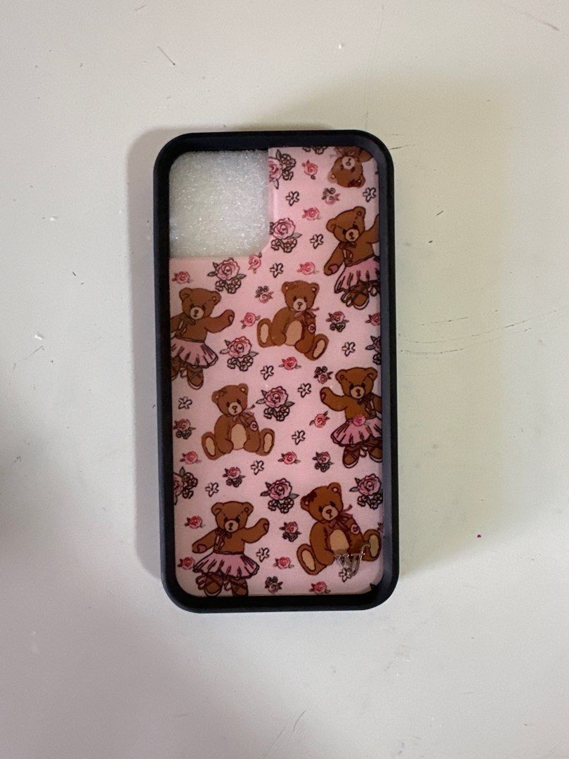iPhone 12 Case (Category: Cases & Sleeves) located in Singapore. Submitted by pulchritudinouspenguin (Listing ID 1383357933, Image 2). Description: Brand new IPhone 12 Cases (able to fit 11) $2 each strictly meet up only! - Along Greenline - Harbourfront - Tiong Bahru - Outram Park - Somerset - River Valley (I can travel but depends on day).