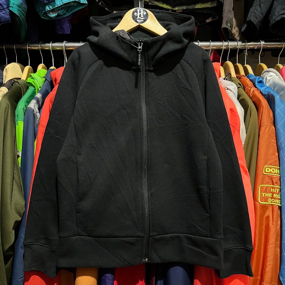 Jaket Uniqlo ( 7-9 tahun ) (Kategori: Orang Tua, Bayi & Anak - Lainnya) berada di Blitar. Dikirim oleh haloha.womenandkids (ID iklan 1383464868, Gambar 1). Deskripsi: kode barang: Ld (lingkar dada) 90x53 Kondisi Used Foto & detail lebih lanjut silahkan tanyakan di chat 🙏🙏🙏 Rekber ✅ Gratis ongkir toko oren haloha.thrift (chat) FB/IG haloha.thrift Borongan / paket usaha chat wa 082143200569 link katalog jaket anak: https://carousell.app.link/Eop