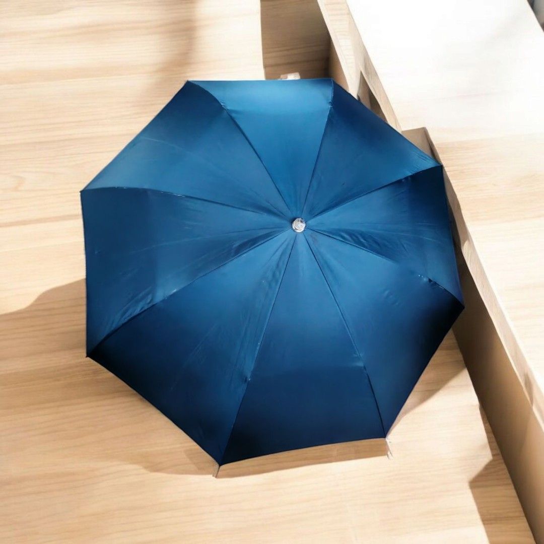 Japan surplus folding umbrella (Category: Umbrellas) located in Quezon City. Submitted by plantcorner (Listing ID 1383274467, Image 1). Description: Euc po Need linis maalikabok lang talaga Panlaban sa lakas ng hangin.