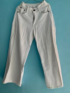 (Kategori: ) berada di . Dikirim oleh prel0ved.clothes (ID iklan 1383277498, Gambar 1). Deskripsi: .