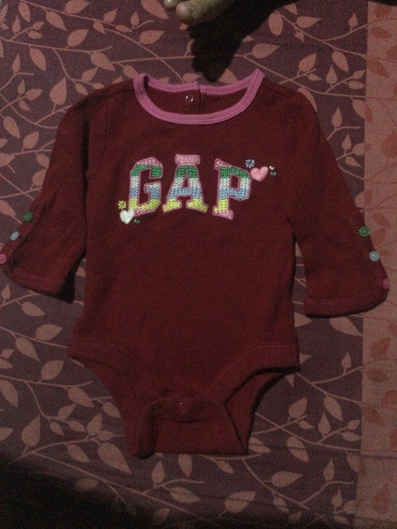Jumper Knit GAP Bayi (0-3 Month) (Kategori: Baju Bayi) berada di Tangerang. Dikirim oleh de__preloved (ID iklan 1383285909, Gambar 1). Deskripsi: Preloved barang pribadi. Size 0-3 month. Good condition..