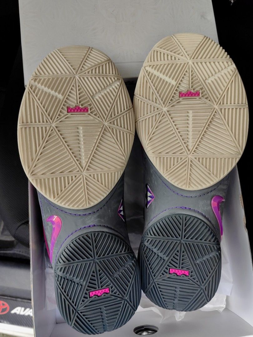 Lebron 22 "tunnel vision" (Category: Sneakers) located in Quezon City. Submitted by yanyang08 (Listing ID 1383333226, Image 3). Description: Lebron 22 "tunnel vision" Size 9 Complete OG All Brandnew. Fitted only 3950 firm only. Actual photos posted QC AREA.