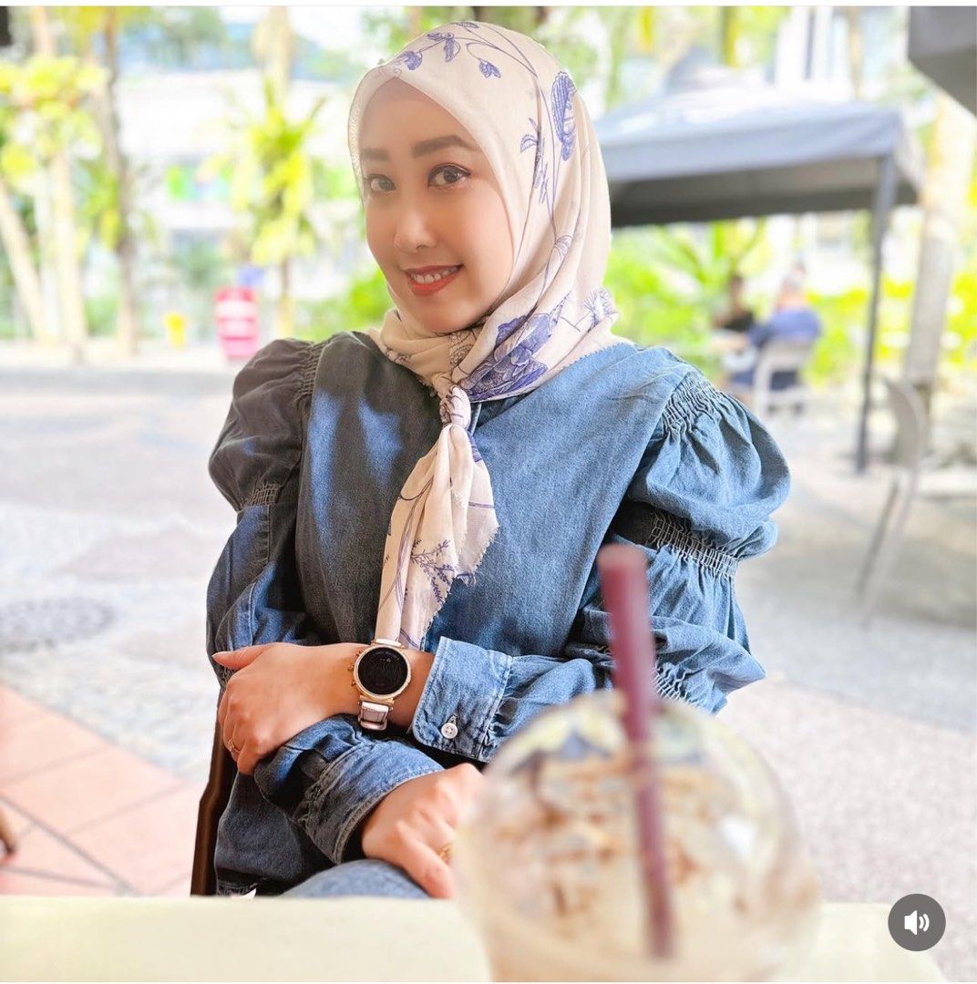 Levis (Category: Blouses) located in Kuala Lumpur. Submitted by NSZakaria (Listing ID 1383367265, Image 3). Description: .