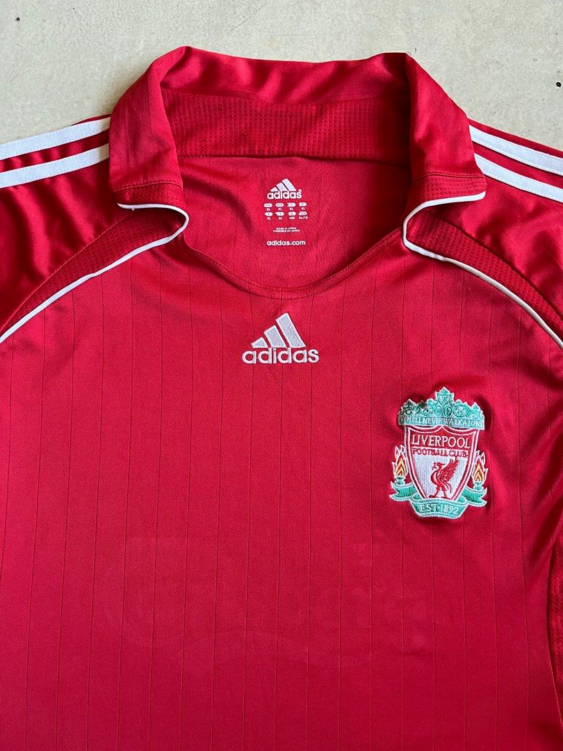 Liverpool 2006/2007 Home Jersey Kit (Category: Activewear) located in Johor Bahru. Submitted by jebart_ (Listing ID 1383414335, Image 2). Description: Vintage 2006/2007 home Liverpool Kit Sponsored have been removed Japan Released Superb condtion for this kit (8/10) Size XL (22.5/30) Postage by JNT .