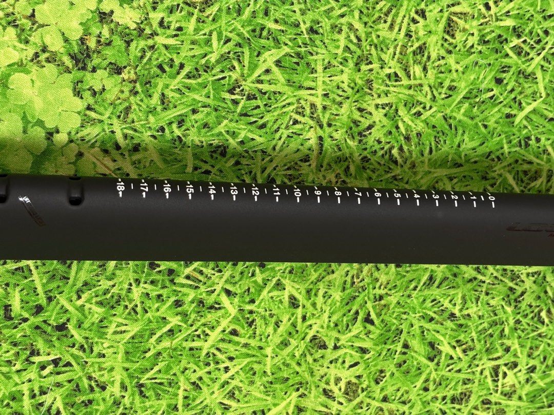 由 puresale (刊登 ID 1383436305，圖片 3) 提交，位於 台中市 (Taichung) 的 Look AeroPost 3 Offset 31.8mm Carbon Seatpost -For 795 Blade and 795 Blade RS (類別：單車)，說明：All new from LOOK 795 Because a little dent about 1mm I buy new one..so sale this one 。