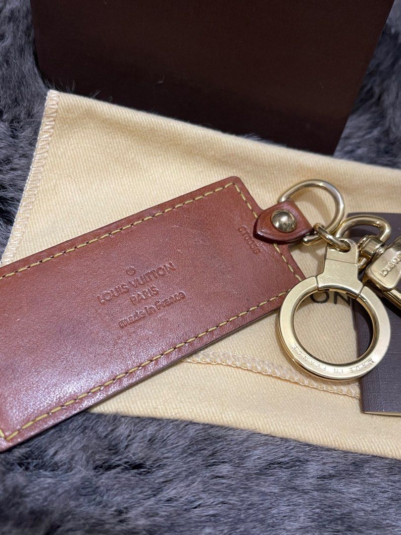 Louis Vuitton Bag Charm Extender Key Chain (Category: Luxury Accessories) located in Quezon City. Submitted by theluxurycityph. (Listing ID 1383285854, Image 3). Description: Louis Vuitton Bag Charm Bag Extender Bag Key Chain Inclusion W/ Box *Booklet and dust cloth is not included We are delighted to let you know that we are now accepting Credit Cards, Debit Cards, and Mobile Payment Apps. Shopping just got easier! 💛 Buy Now Pay Later 3 Months 