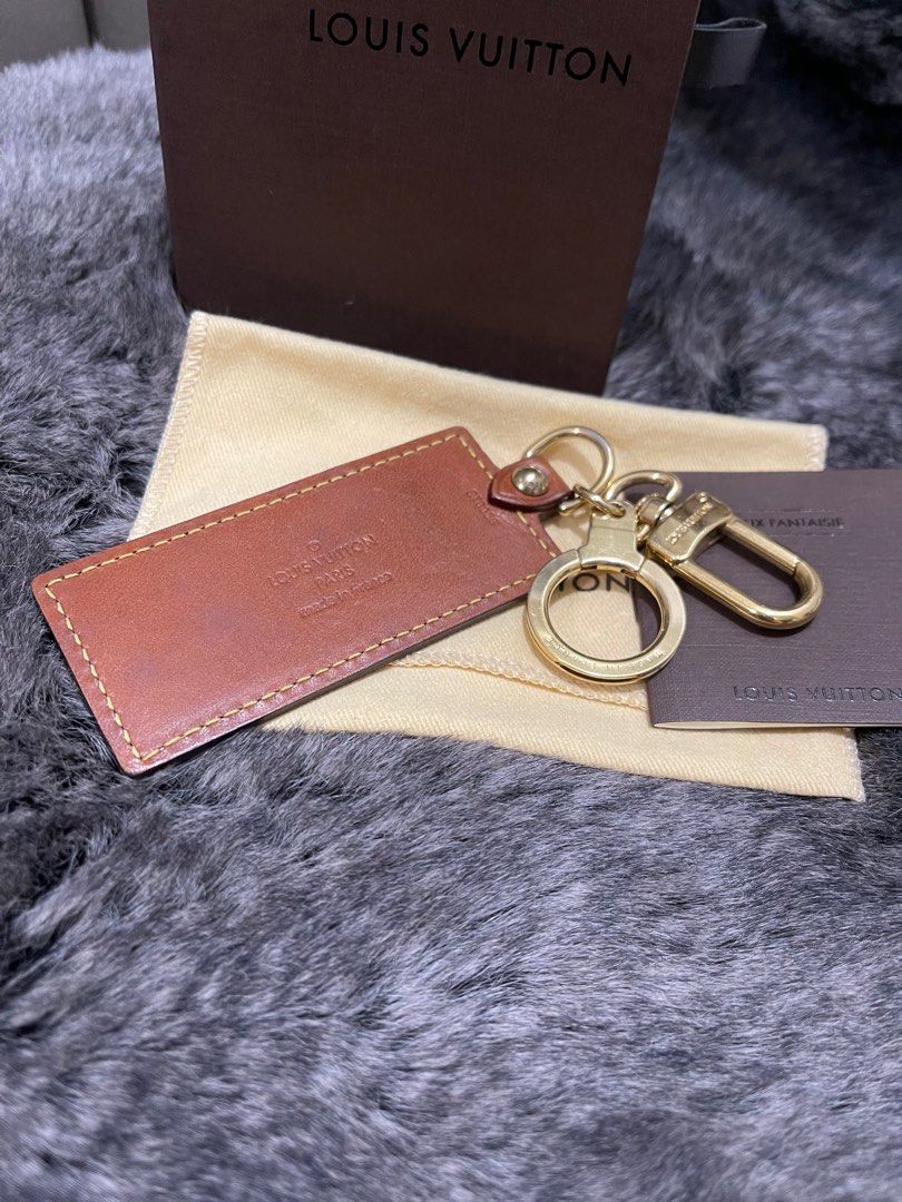 Louis Vuitton Bag Charm Extender Key Chain (Category: Luxury Accessories) located in Quezon City. Submitted by theluxurycityph. (Listing ID 1383285854, Image 2). Description: Louis Vuitton Bag Charm Bag Extender Bag Key Chain Inclusion W/ Box *Booklet and dust cloth is not included We are delighted to let you know that we are now accepting Credit Cards, Debit Cards, and Mobile Payment Apps. Shopping just got easier! 💛 Buy Now Pay Later 3 Months 