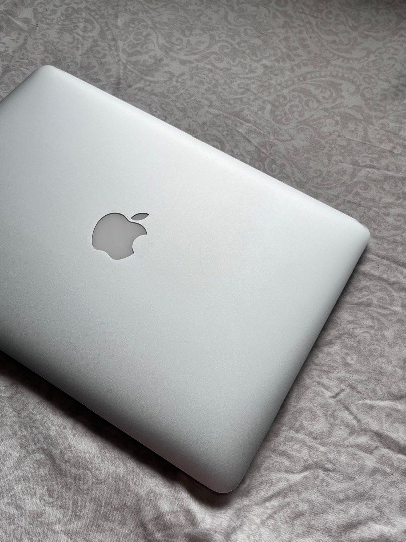 Macbook Air 2017 (Category: Laptops & Notebooks) located in Quezon City. Submitted by persosout (Listing ID 1383389200, Image 1). Description: selling my macbook air 2017! - already on the latest mac os (monterey) - battery lasts around 2-4 hours (1000+ cycle count) - complete with box, but missing original charger (comes with another useable original charger but it’s beat up 😅) - has a few minor dents - issue: cannot play SOUND on the speakers,