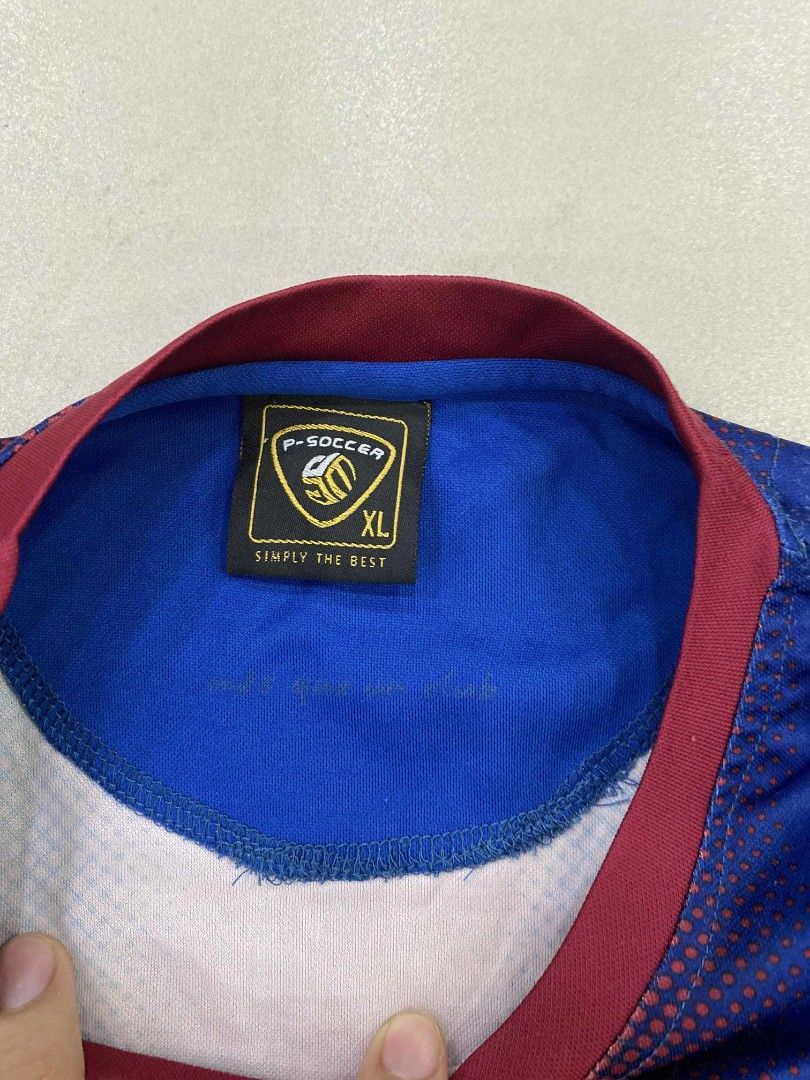 MESSI FOOTBALL JERSEY (Category: Activewear) located in Quezon City. Submitted by lostinclothes (Listing ID 1383398792, Image 3). Description: good condi, issue paints.