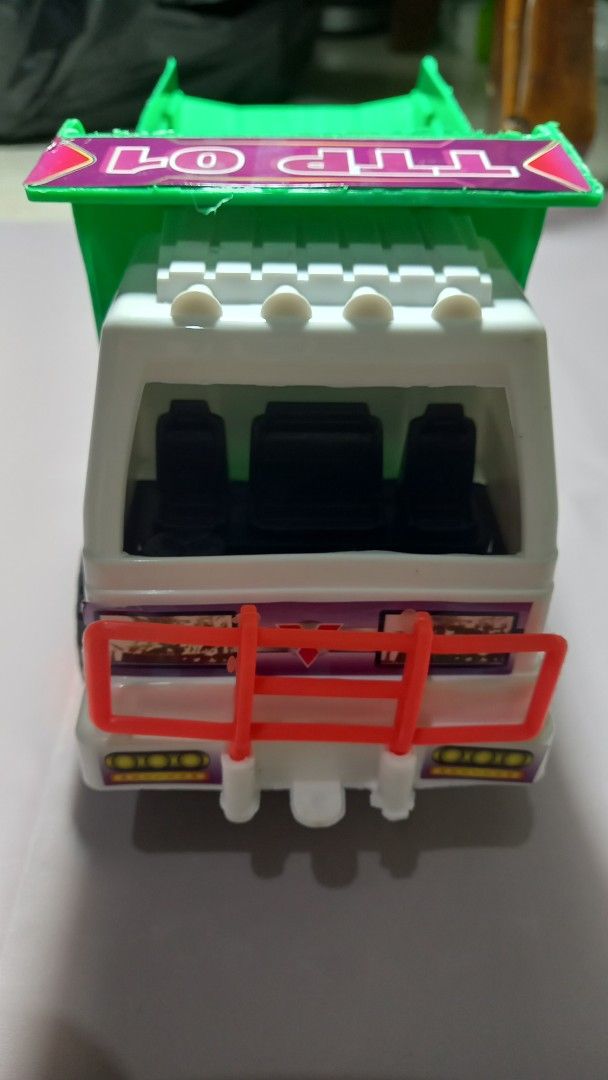 Mobil TRUCK READY 2 PCS (Kategori: Mainan & Baby Walker) berada di Surabaya. Dikirim oleh larisjayaberkah (ID iklan 1383287219, Gambar 2). Deskripsi: Barang BARU Warna Hijau, Biru.