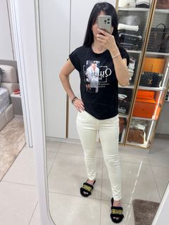 由 a093008808 (刊登 ID 1383316354，圖片 1) 提交，位於 的 (類別：)，說明：。