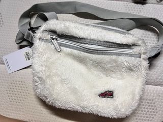 （分類：）位於 。 由 kaaheyy21 提交（商品編號 1383393615，圖片 1）。簡介： 。