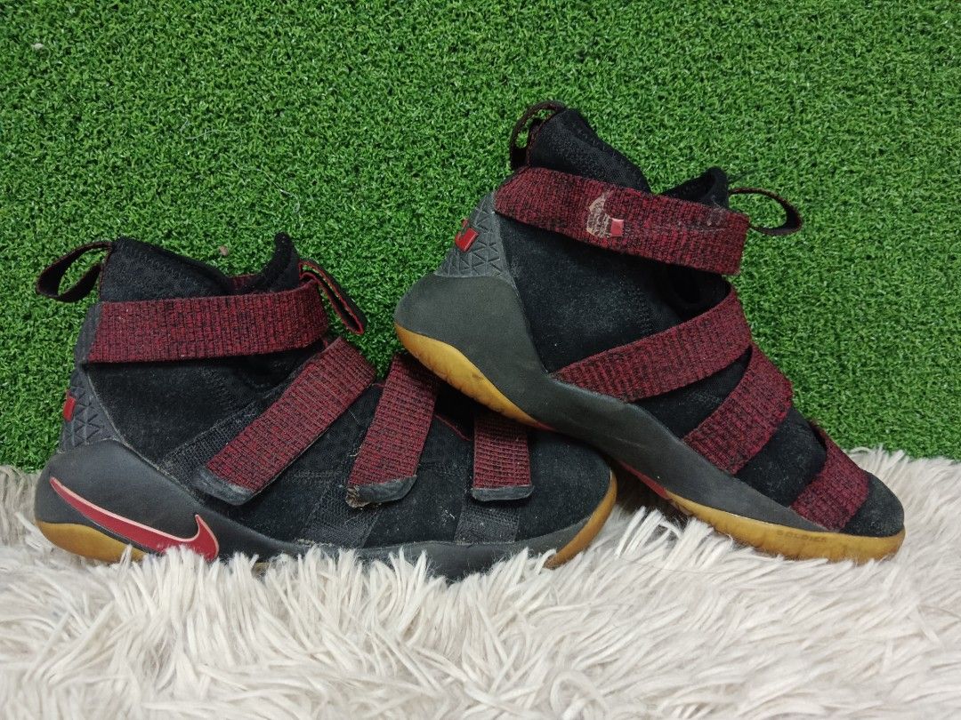 NIKE LEBRON JAMES UK3.5 (Category: Babies & Kids Fashion) located in Kota Bharu. Submitted by bareatahpalo (Listing ID 1383343947, Image 3). Description: KASUT UNTUK DIJUAL BERMINAT BLH TGK DETAIL PIC YG DISEDIAKAN DFOD @ RM10 SEMENANJUNG / RM20 BORNEO NO COD , NO COMMITMENT.