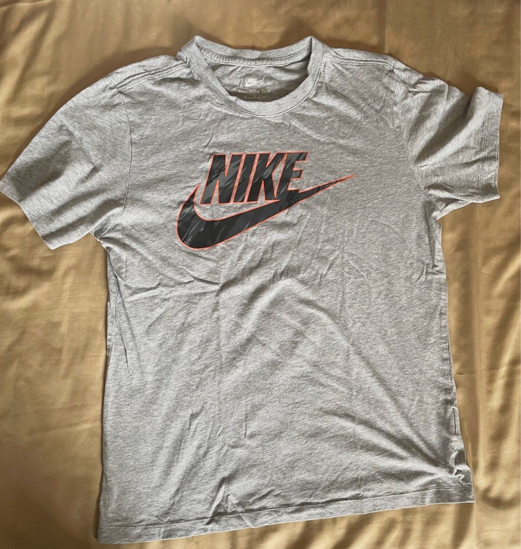 Nike shirt (Category: Tshirts & Polo Shirts ) located in Manila. Submitted by lrj_stuff (Listing ID 1383306869, Image 2). Description: .