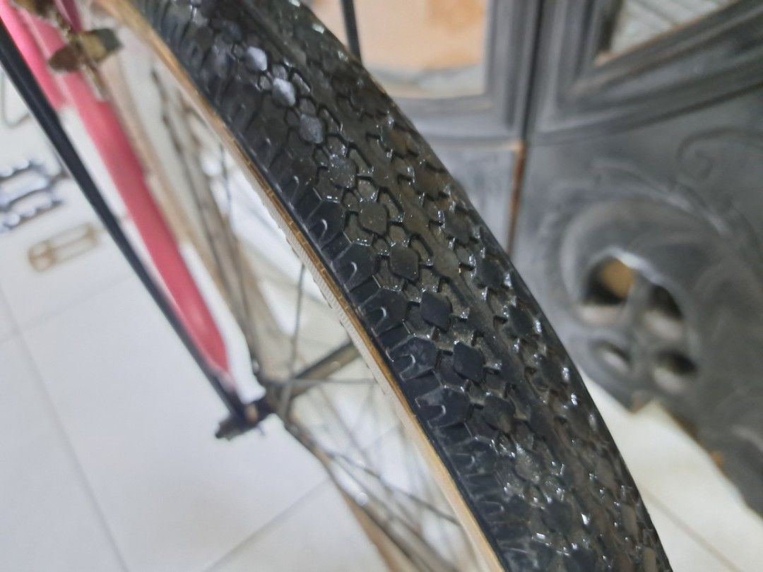 由 james2624 (刊登 ID 1383349726，圖片 3) 提交，位於 桃園市 (Taoyuan) 的 No discount lady's bike free locks light basket Taoyuan Station can cod (類別：單車)，說明：Good condition Suitable4‘’7_5‘’1。