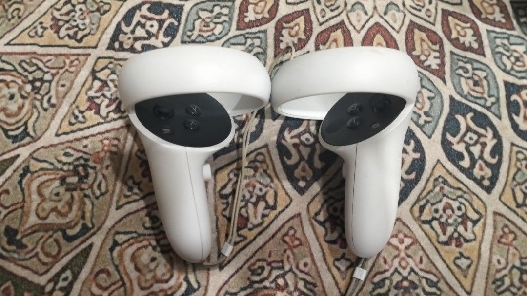 Oculus Meta Quest 2 64Gb (Category: Others) located in Kuala Lumpur. Submitted by mirul_flack0 (Listing ID 1383399460, Image 3). Description: Masih baik free cable free halo.
