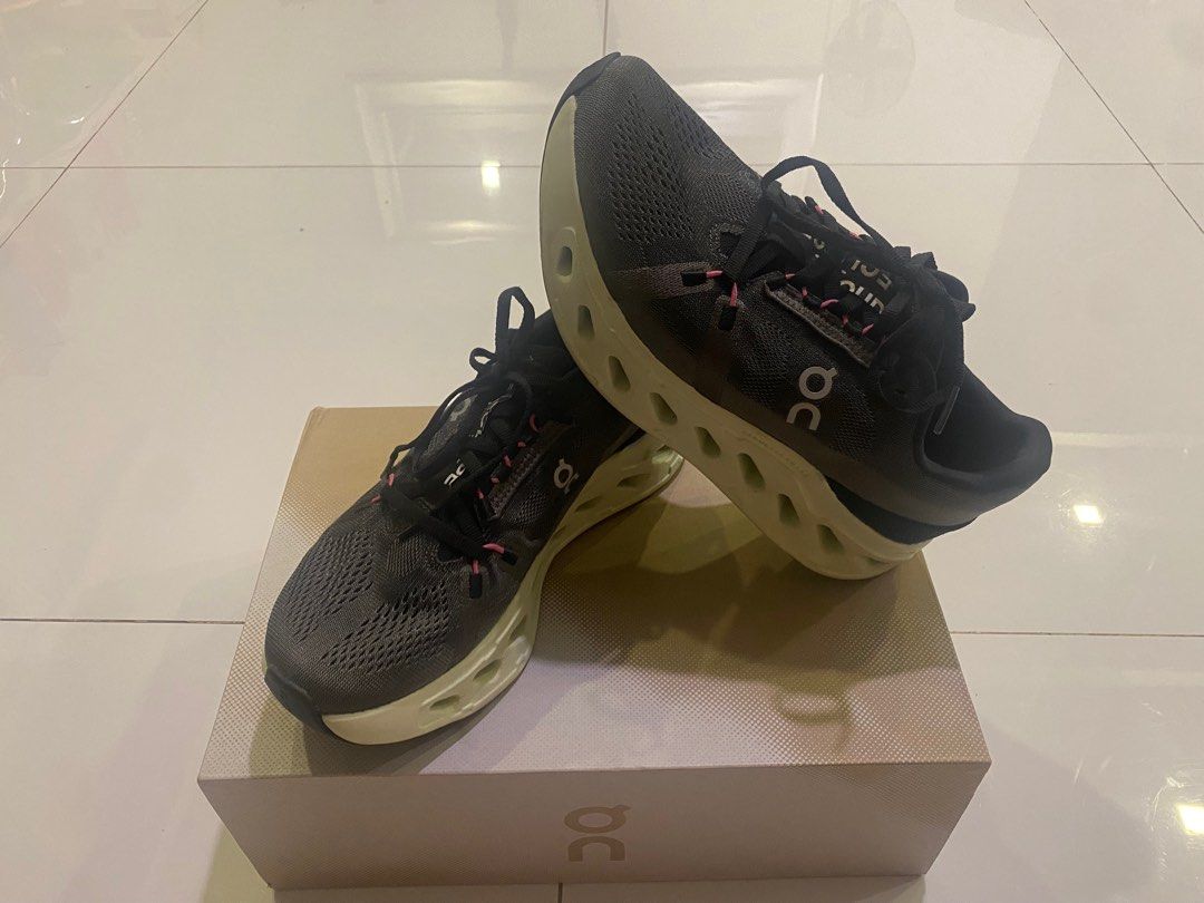 On Running Cloudeclipse (Category: Sneakers) located in Kajang. Submitted by sato30 (Listing ID 1383442809, Image 2). Description: Condition 9/10. 100% Original. Bought in Tokyo Japan. Max cushion shoe. Ride is cushy plushy yet firm enough. Used for only 3 months, letting go due to not suitable for my feet. Box included. .