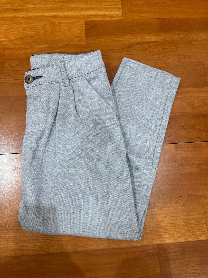 Poney grey tapered pants (Category: Babies & Kids Fashion) located in Sungai Buloh. Submitted by prelovedbyhez (Listing ID 1383315027, Image 1). Description: Size 7-8 years old Like new Payment via bank transfer only Postage Rm9 (every Sundays) No nego. Fixed price as per listing ❌ Serious buyer only ❌.