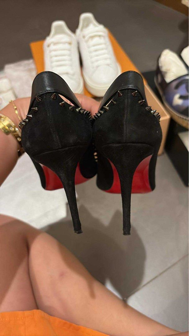 Pre loved Size 38.5 Authentic (Category: Heels) located in Las Pinas. Submitted by ddainty.princess (Listing ID 1383432916, Image 3). Description: Authentic Christian Louboutin Pump Size 38.5 US No box na po Good condition.