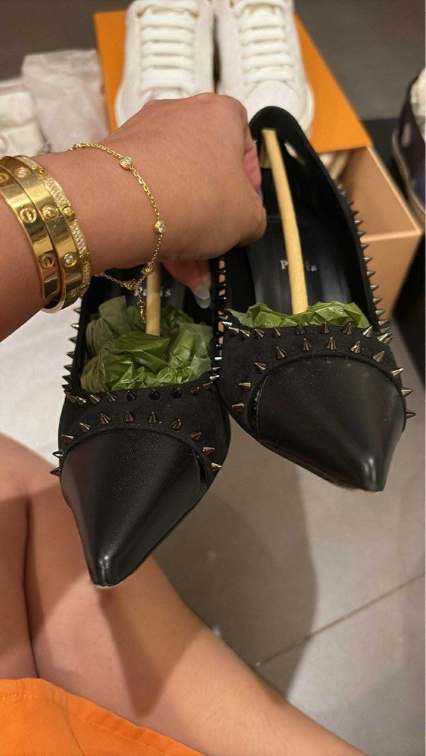 Pre loved Size 38.5 Authentic (Category: Heels) located in Las Pinas. Submitted by ddainty.princess (Listing ID 1383432916, Image 2). Description: Authentic Christian Louboutin Pump Size 38.5 US No box na po Good condition.