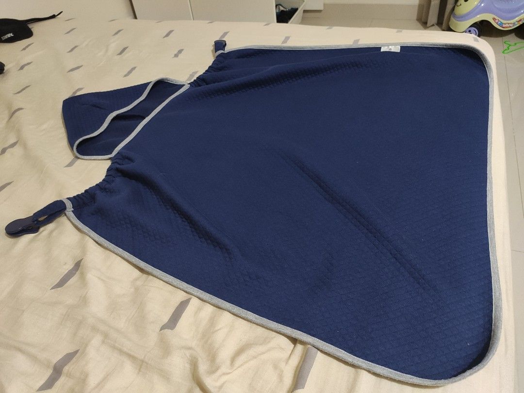 (preloved) blanket on the go merk maison elmesa (Kategori: Perawatan & Makanan Anak) berada di Bogor. Dikirim oleh devrus1992 (ID iklan 1383431682, Gambar 1). Deskripsi: bahan masih halus, ada bulu sedikit.