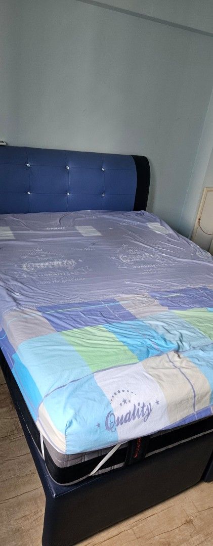 Queen Size Bed Frame with Mattress
