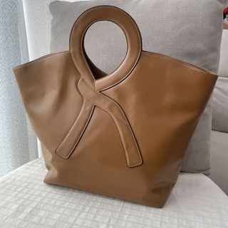 由 Marina_secondhand (刊登 ID 1383322939，圖片 1) 提交，位於 的 (類別：)，說明：。