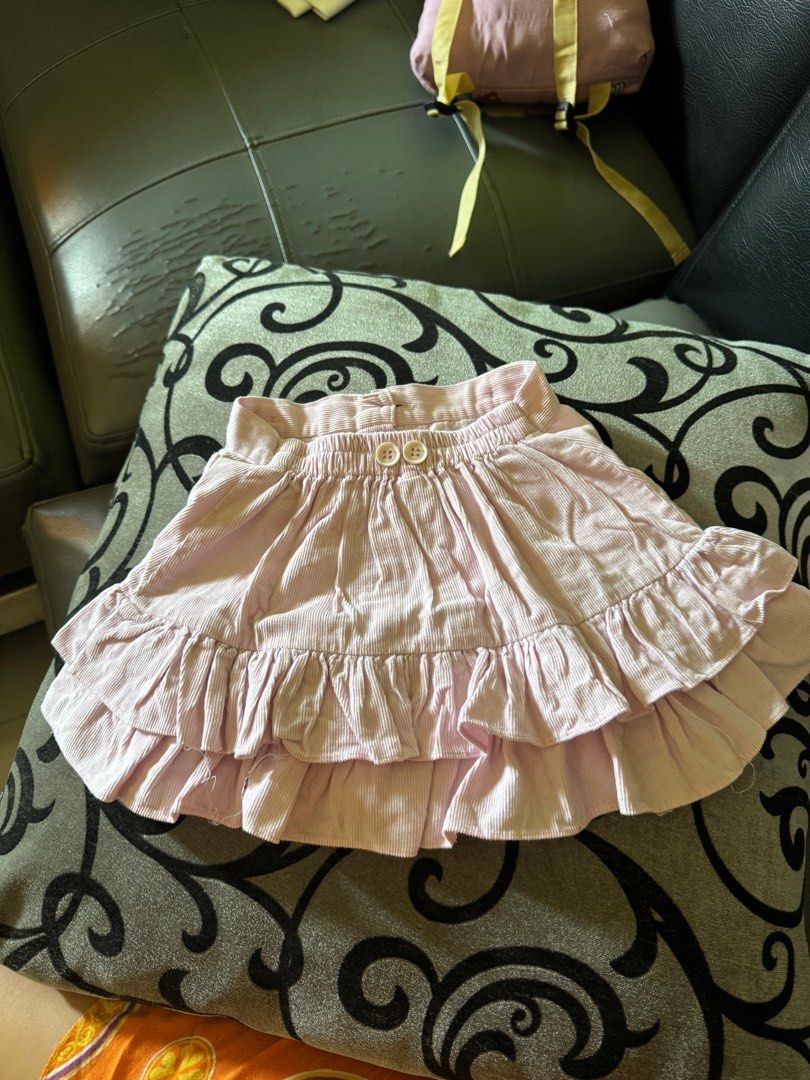 Rok cordu anak candy house (Kategori: Baju Bayi) berada di Salatiga. Dikirim oleh dekkay (ID iklan 1383276657, Gambar 3). Deskripsi: Bahan corduroy tebel Size 2-3t Warna pink Lp 46-60 Pj 23 Jarang bgt dipake Maaf belinya mahal mam🥹.