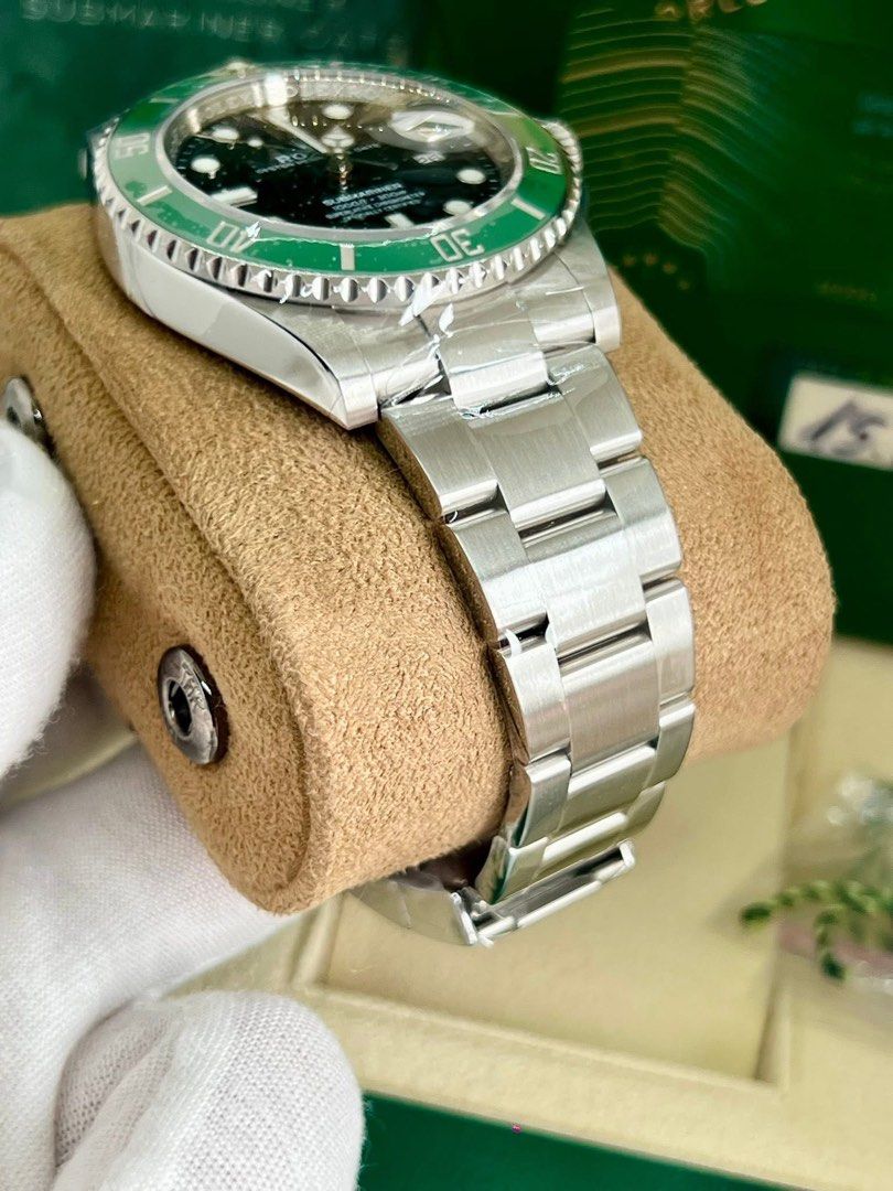 Rolex starbucks (Category: Luxury Watches) located in Cabanatuan. Submitted by albertgonzales27 (Listing ID 1383316086, Image 3). Description: Submariner Date Ceramic Starbucks Reference 126610LV 2020 year model Under warranty until Sept 2025 41mm case size 9.5/10 mint like new condition Complete full set Trades accepted up or down .