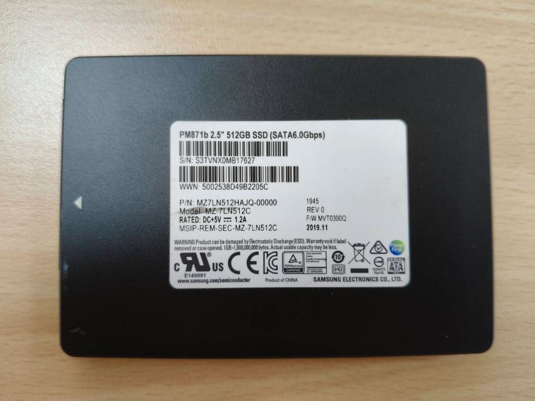 由 evr54719021 (刊登 ID 1383347361，圖片 1) 提交，位於 桃園市 (Taoyuan) 的 【Samsung 三星】 SSD SATA 2.5吋 512GB PM871b (拆機良品) (類別：硬碟及儲存裝置)，說明：出貨前檢測正常無壞軌 非人為損壞 販售商保固半年 商品狀態：寫入讀取量大,通電次數時間長,健康度97% ★保固期間內請勿將商品正反面標籤撕毀(EVR貼紙及出貨日期標) ★提供宅配到府服務,有需要請聊聊詢問 ★可提供兩聯式及三聯式發票 ★出貨商品年份隨機,賣場照片僅供參考,如有特殊需求,請聊聊確認。