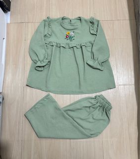 (Kategori: ) berada di . Dikirim oleh takemeplease1 (ID iklan 1383408569, Gambar 1). Deskripsi: .