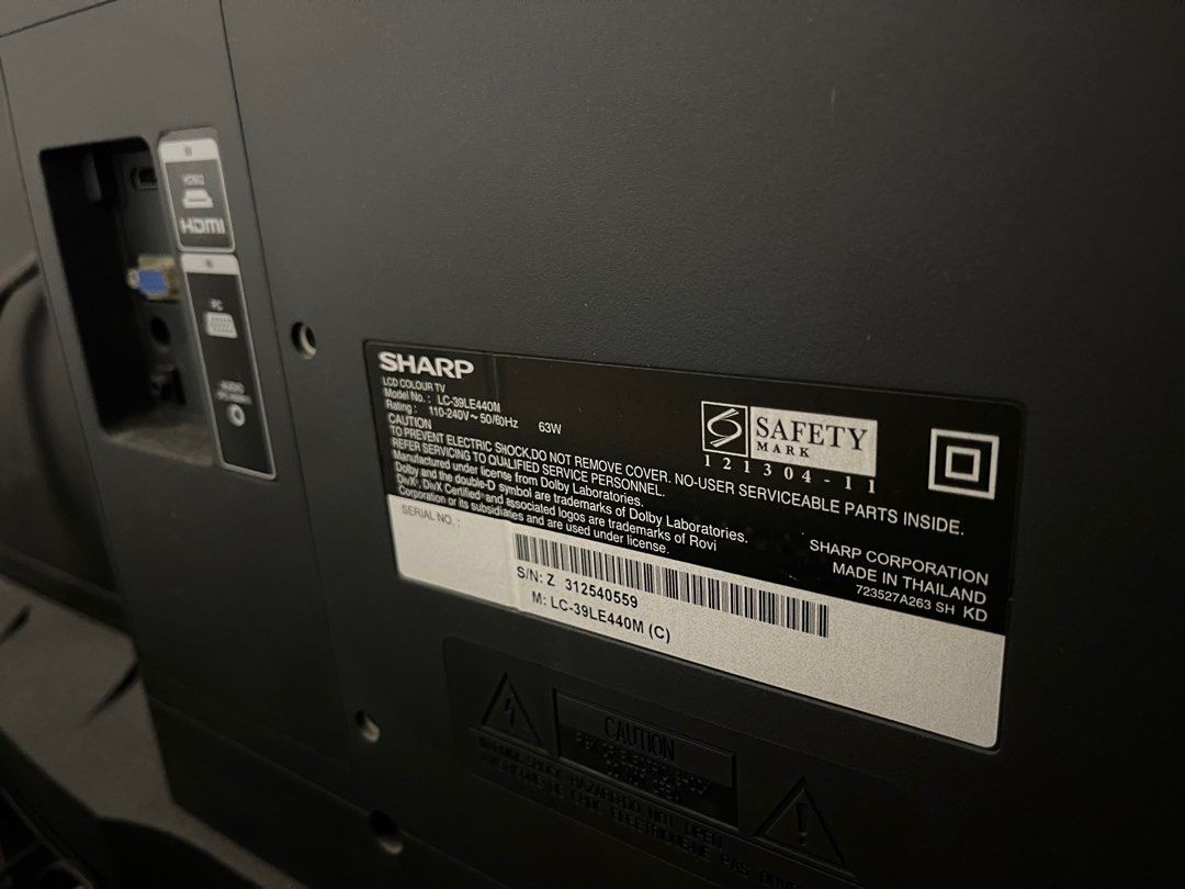 Sharp TV (Category: TV) located in Singapore. Submitted by halfamazing (Listing ID 1209448317, Image 3). Description: Sharp Aquos LC-39LE440M 39 inch LCD.
