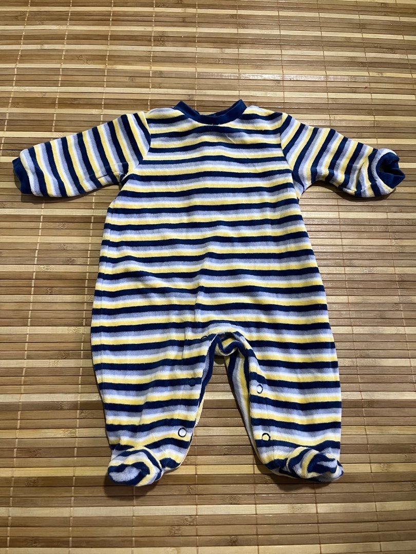 Jumpsuit (Category: Babies & Kids Fashion) located in Kuala Lumpur. Submitted by sansansdisplay (Listing ID 1383400118, Image 1). Description: Preloved 0-3 mos.