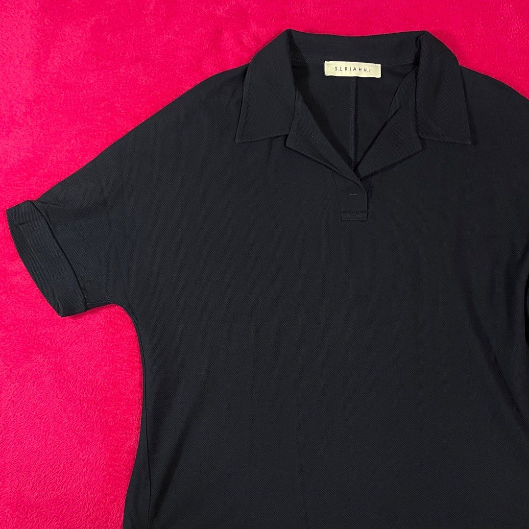 SLRIAHH7 Navy Blue Dolman Sleeve Collared Blouse (Category: Blouses) located in Davao. Submitted by ourlovedthing (Listing ID 1383443763, Image 2). Description: Nice design & thick fabric! Fits Sizes: XXS to L; see photos for measurements Condition: 10/10 (no flaws & in great condition) Please manage your expectations as this is a preloved item. What you see is what you get. Flaws are stated, otherwise the item is in great condition. *Color may v
