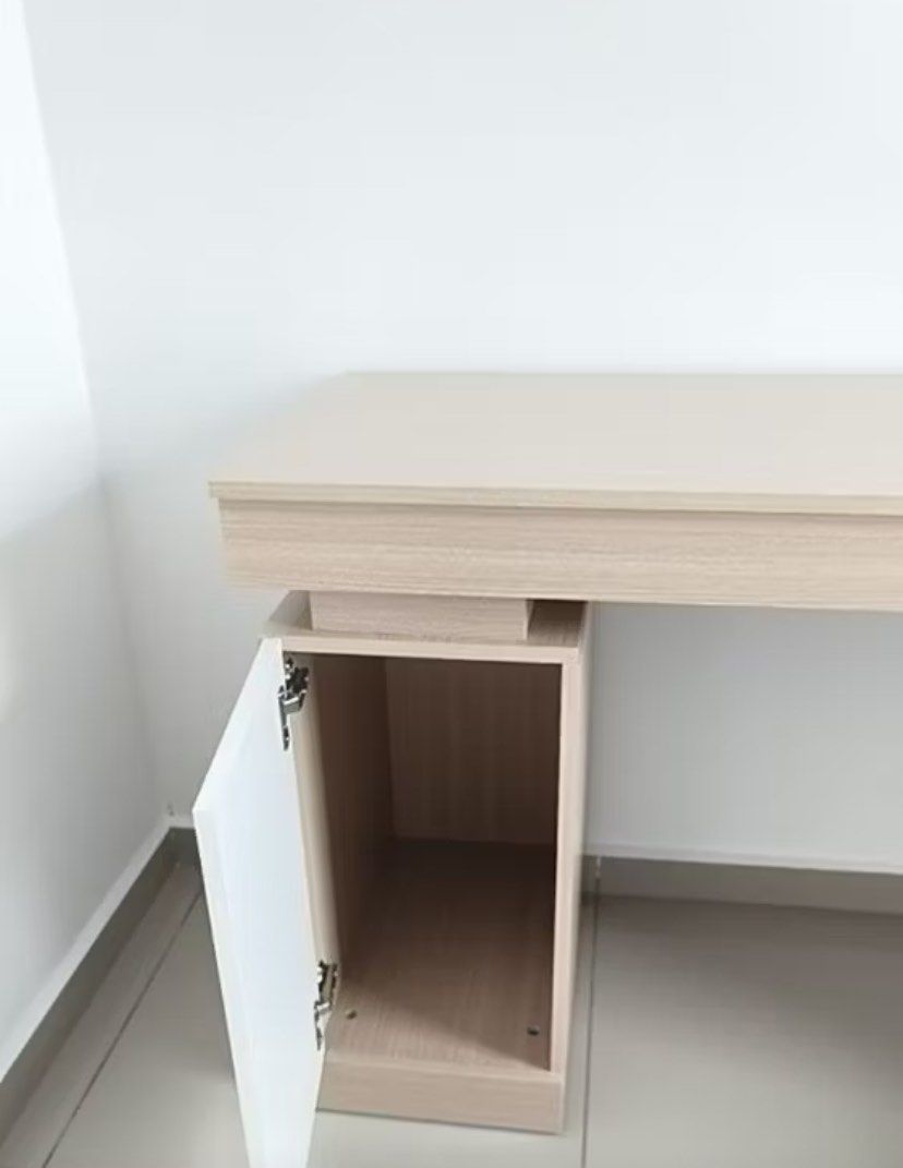 Study table / Meja (Category: Tables & Sets) located in Kajang. Submitted by danialnaimi (Listing ID 1383455198, Image 3). Description: KAMI ADA PAKEJ SIAP PASANG DAN SIAP HANTAR 🏡 (kl, selangor & negeri sembilan) ✅ barang baru dalam kotak 👍 (belum pasang) ✅ siap pasang 👍 ✅ siap hantar sampai depan rumah (boleh request letak ditempat yg nak with no charges) ✅ siap wrap (drawer) ✅ dapat barang baru bayar, no deposit 0️⃣1️⃣7️⃣6️⃣4️⃣8️⃣2️⃣5️⃣3️⃣9
