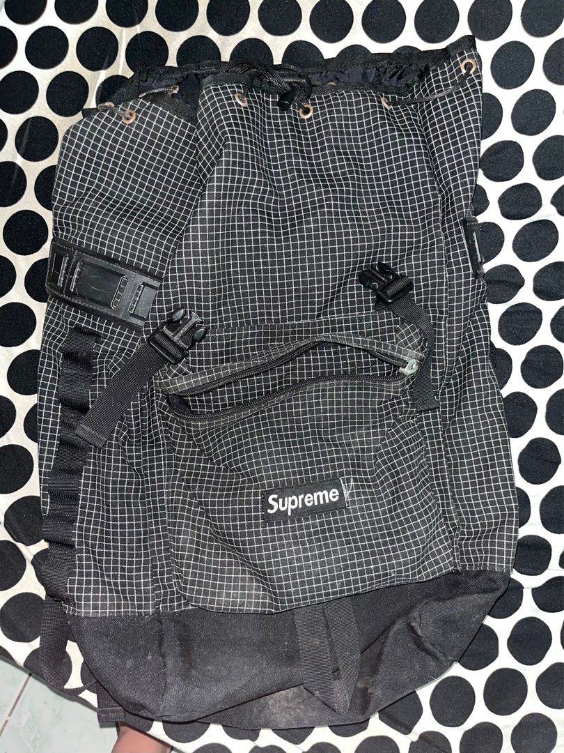 Supreme Backpack (Category: Backpacks) located in Calamba. Submitted by duckboy_03 (Listing ID 1383323816, Image 1). Description: Condition: 8/10 issue: tastas yung divider sa loob + need wash lang color condition: 9/10 location: Calamba, Laguna can do shipping!!!.